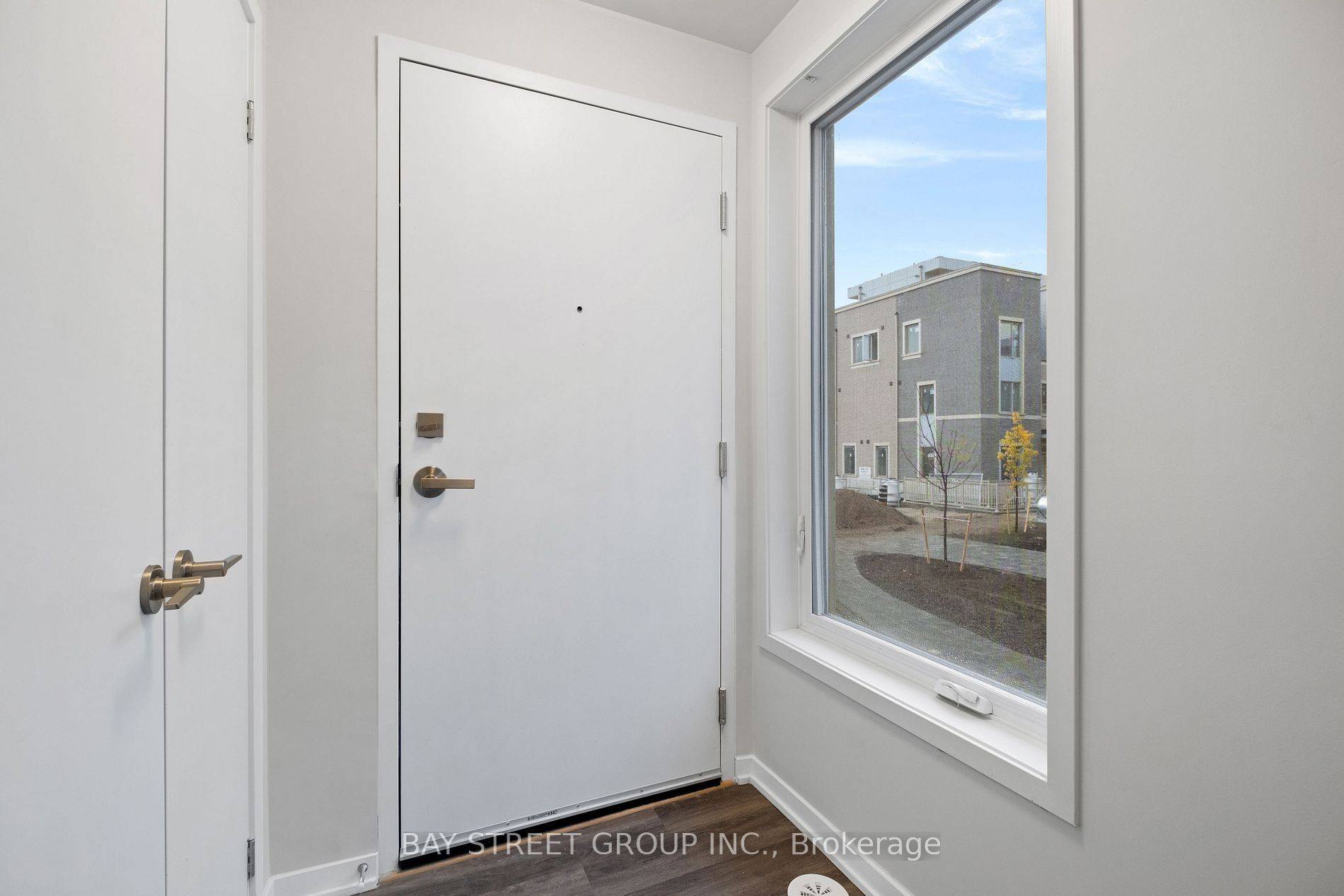 Vaughan, ON L4K 0N6,31 Honeycrisp CRES #57