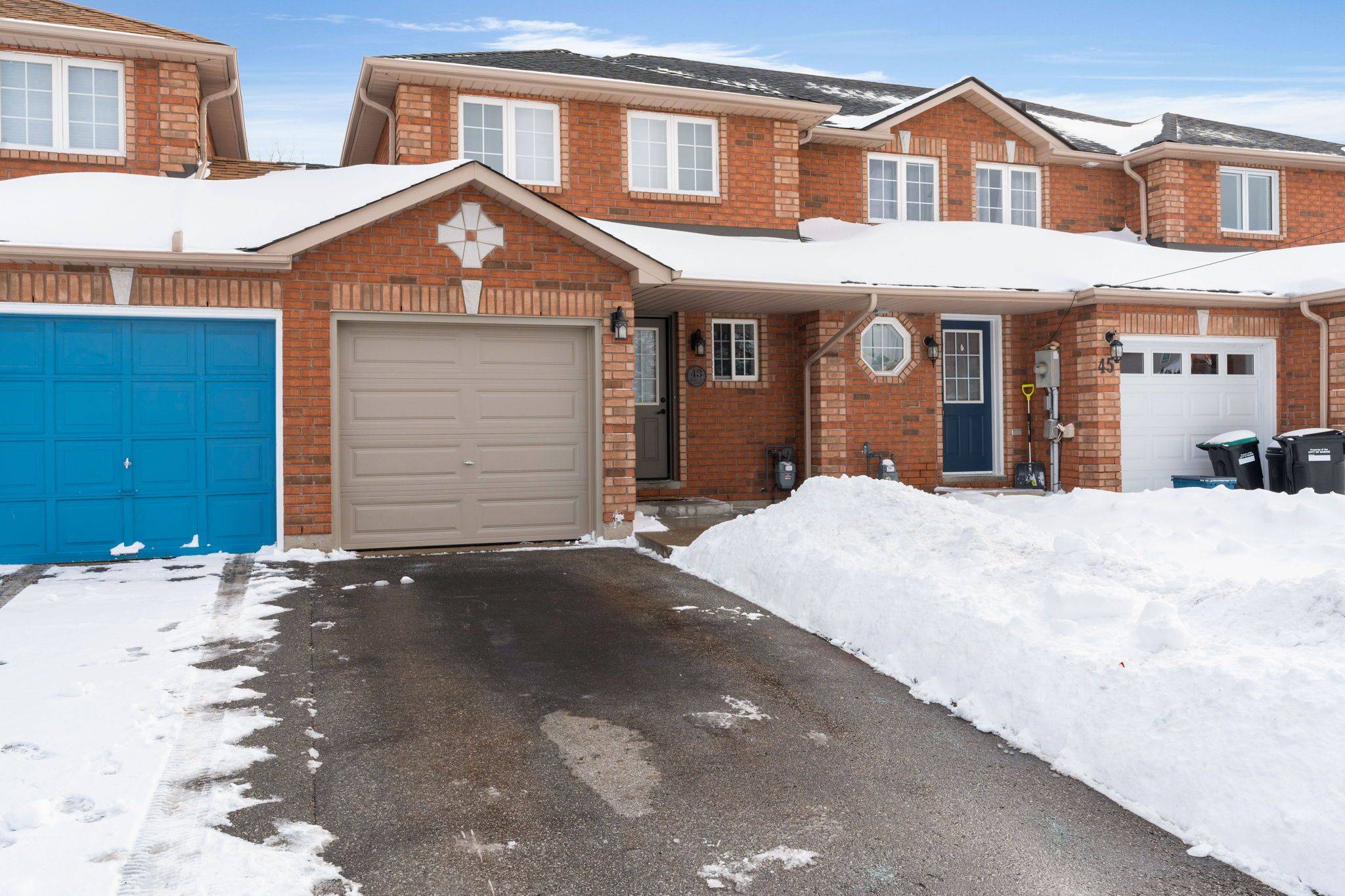 Barrie, ON L4N 0L9,43 SRIGLEY ST