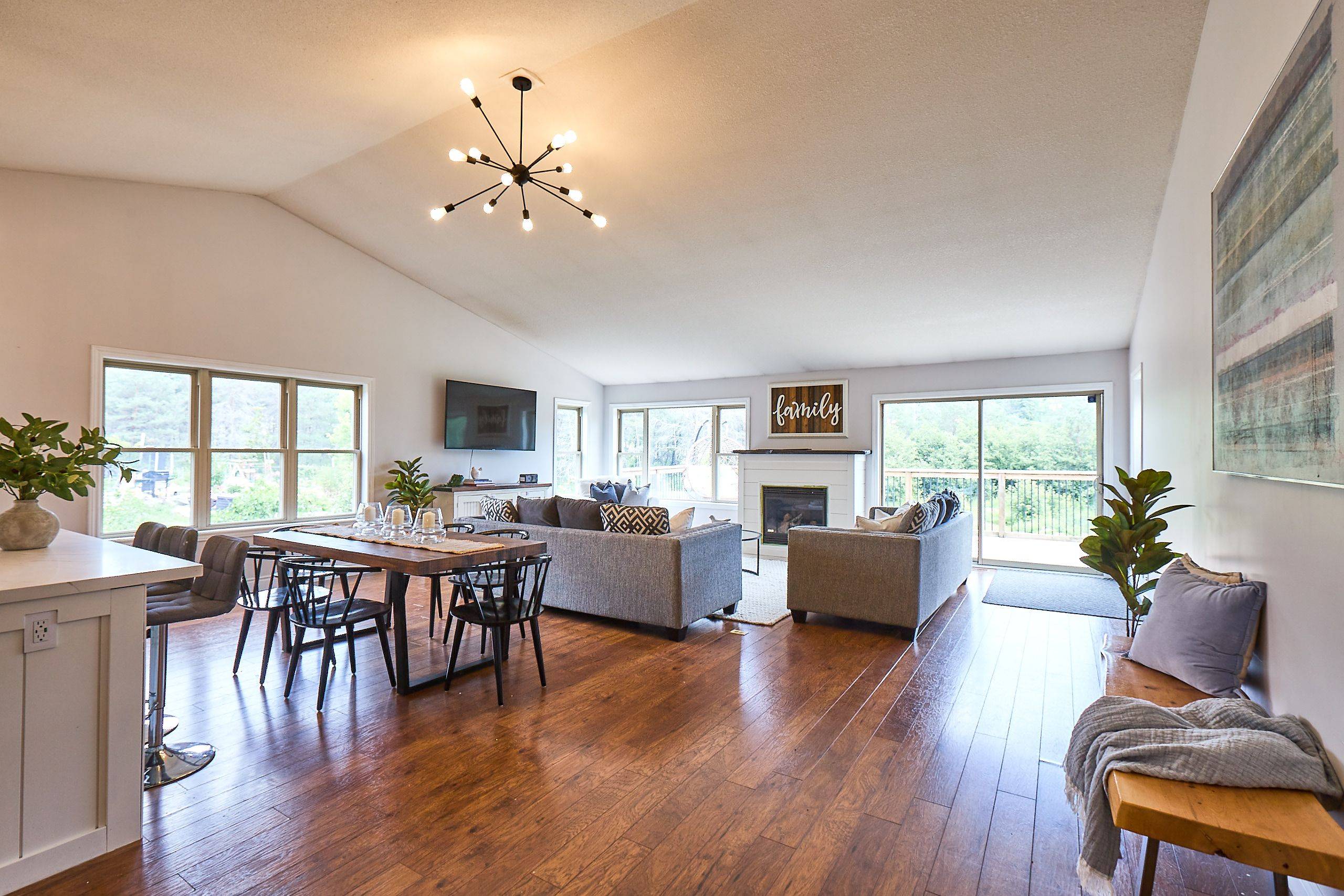 Huntsville, ON P1H 2M3,11 Thomas CRES