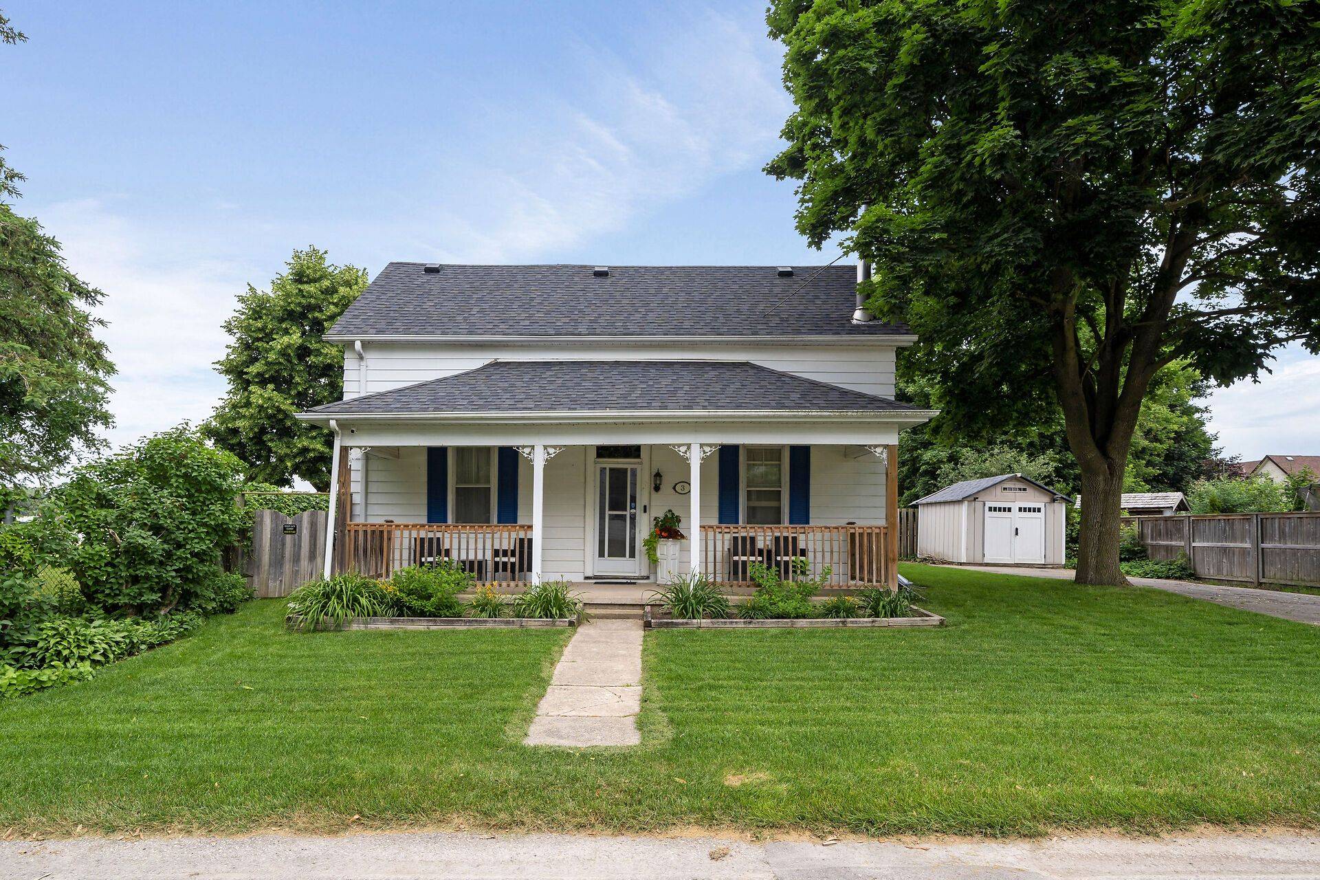 Erin, ON N0B 1T0,3 Centre ST