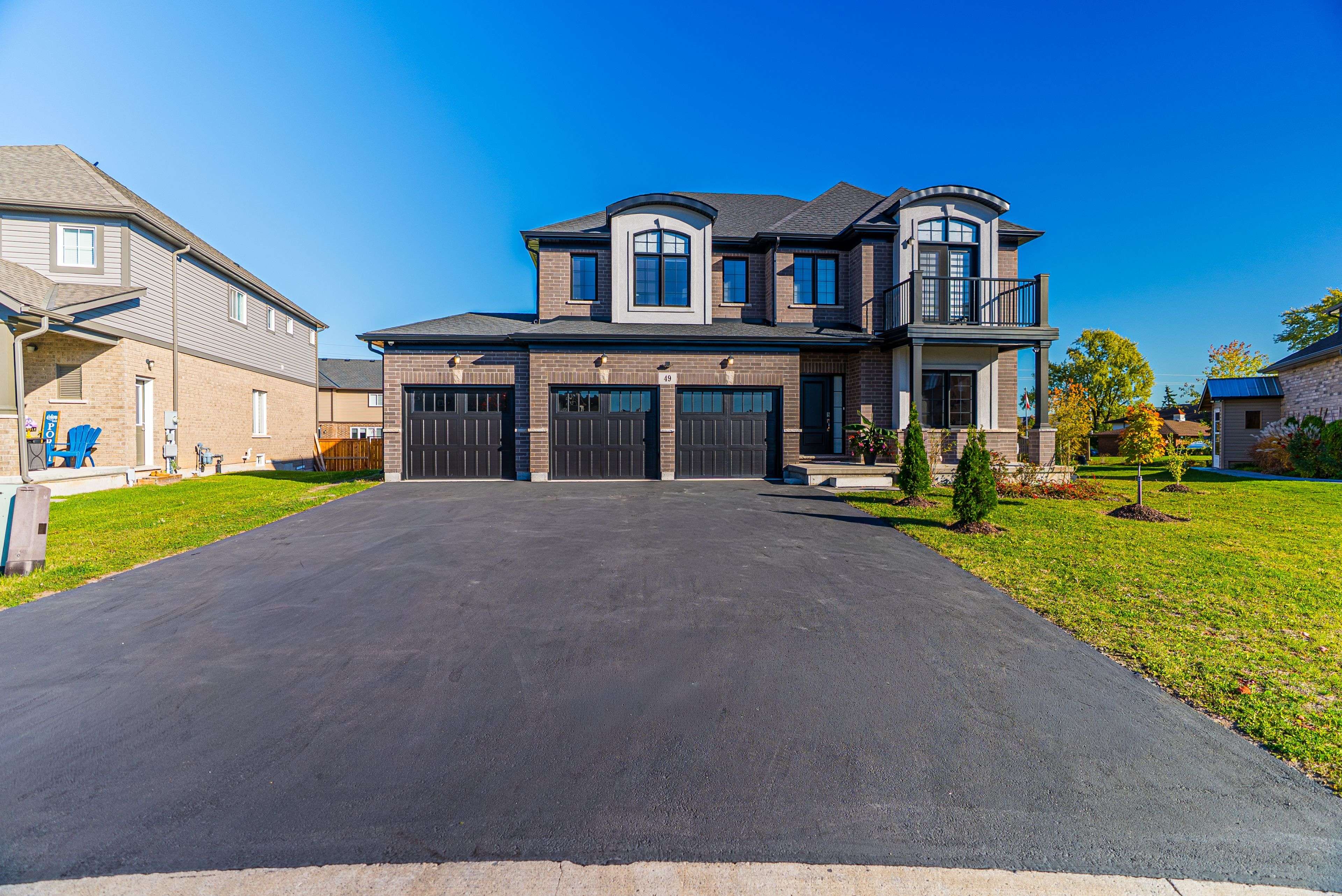 Welland, ON L3C 0E6,49 MONARCH ST