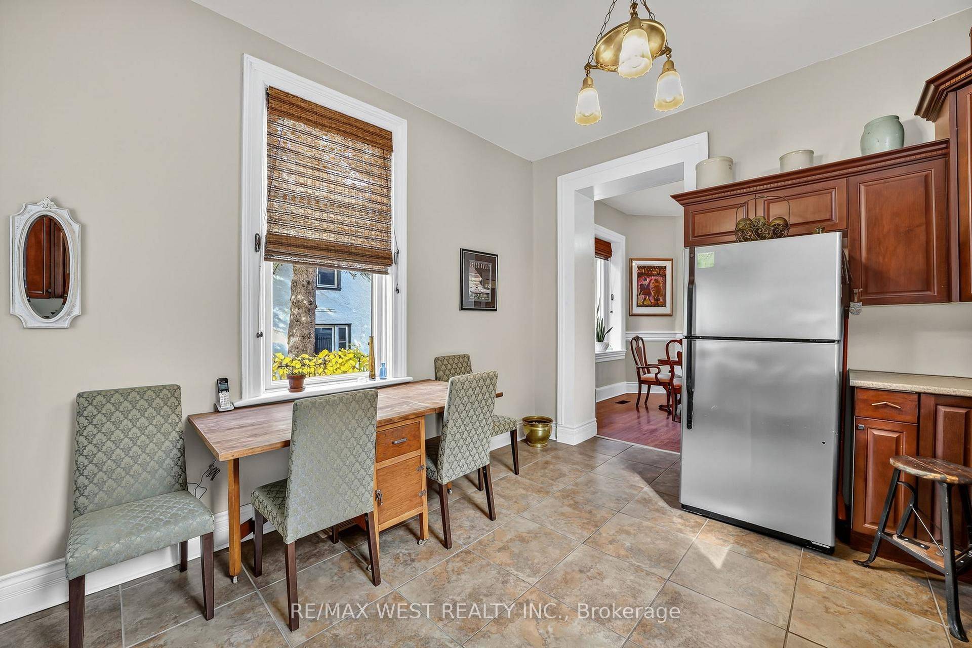 Brant, ON N3L 2Z1,72 Banfield ST S