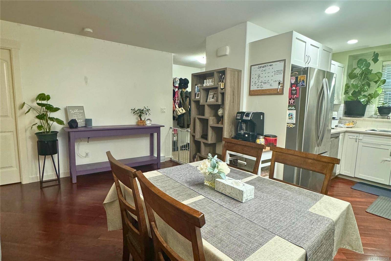 Courtenay, BC V9N 9V7,170 Centennial Dr #104