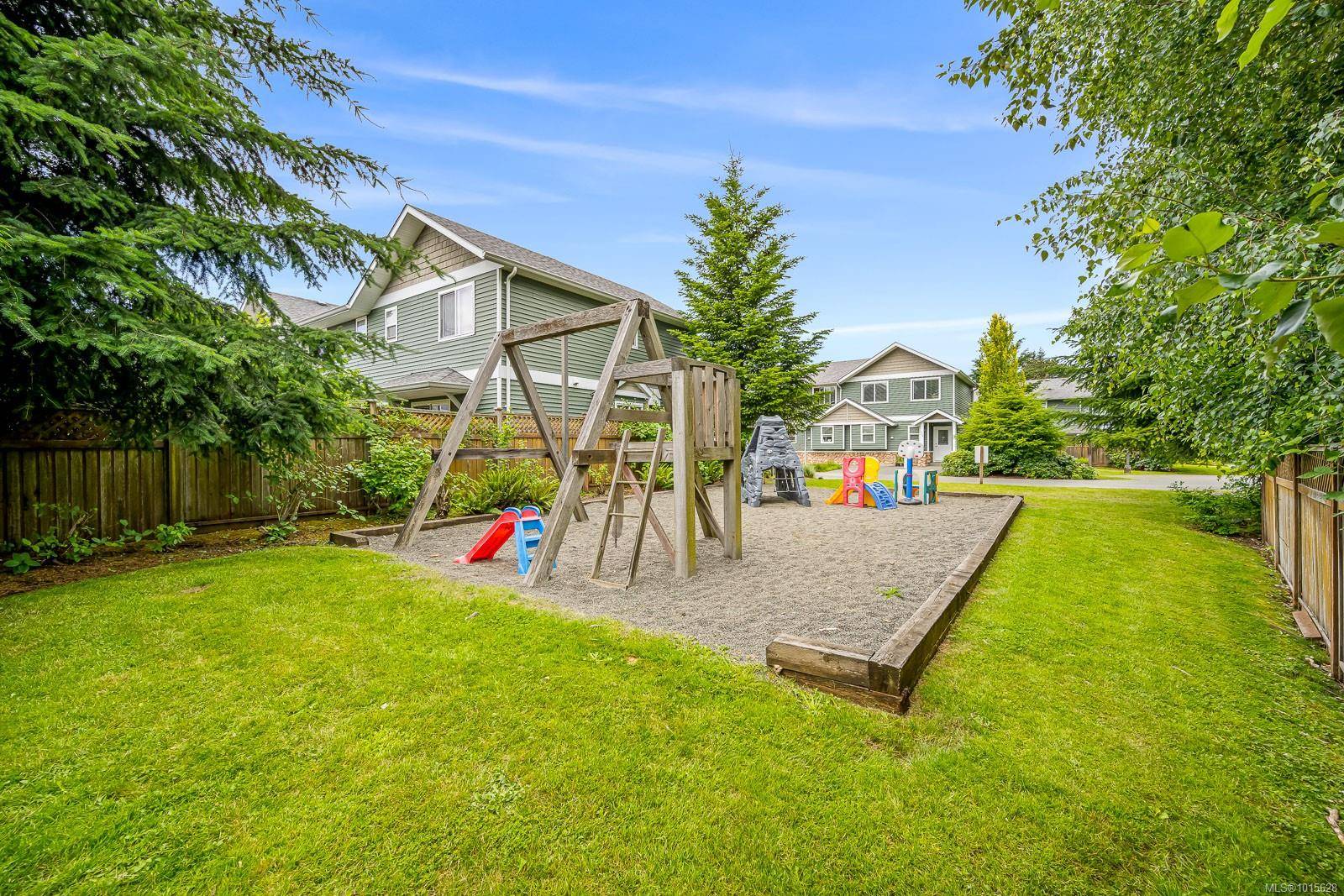 Courtenay, BC V9N 9V7,170 Centennial Dr #104