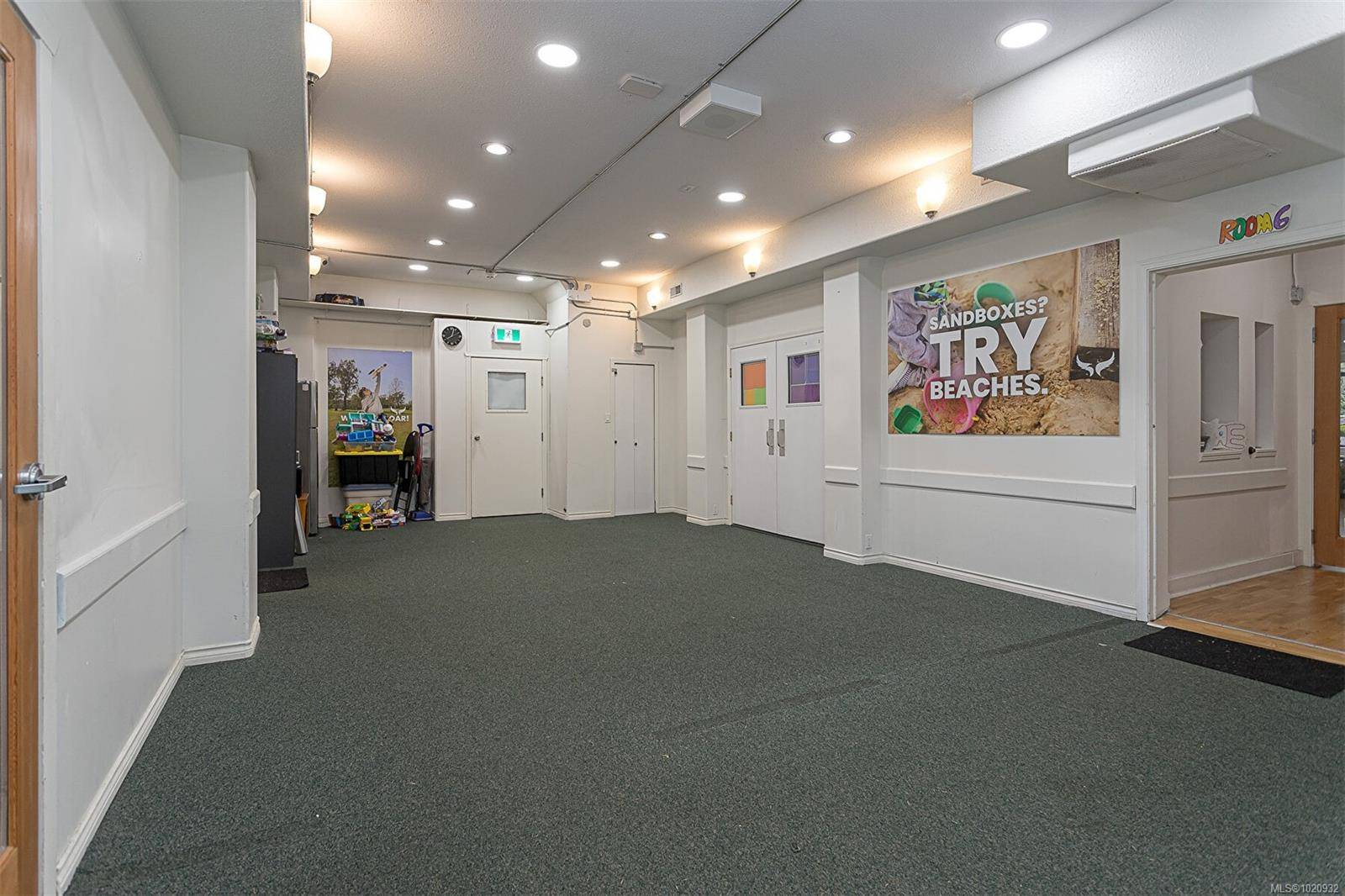 Nanaimo, BC V9T 1K3,3255 Stephenson Point Rd #C/D/E