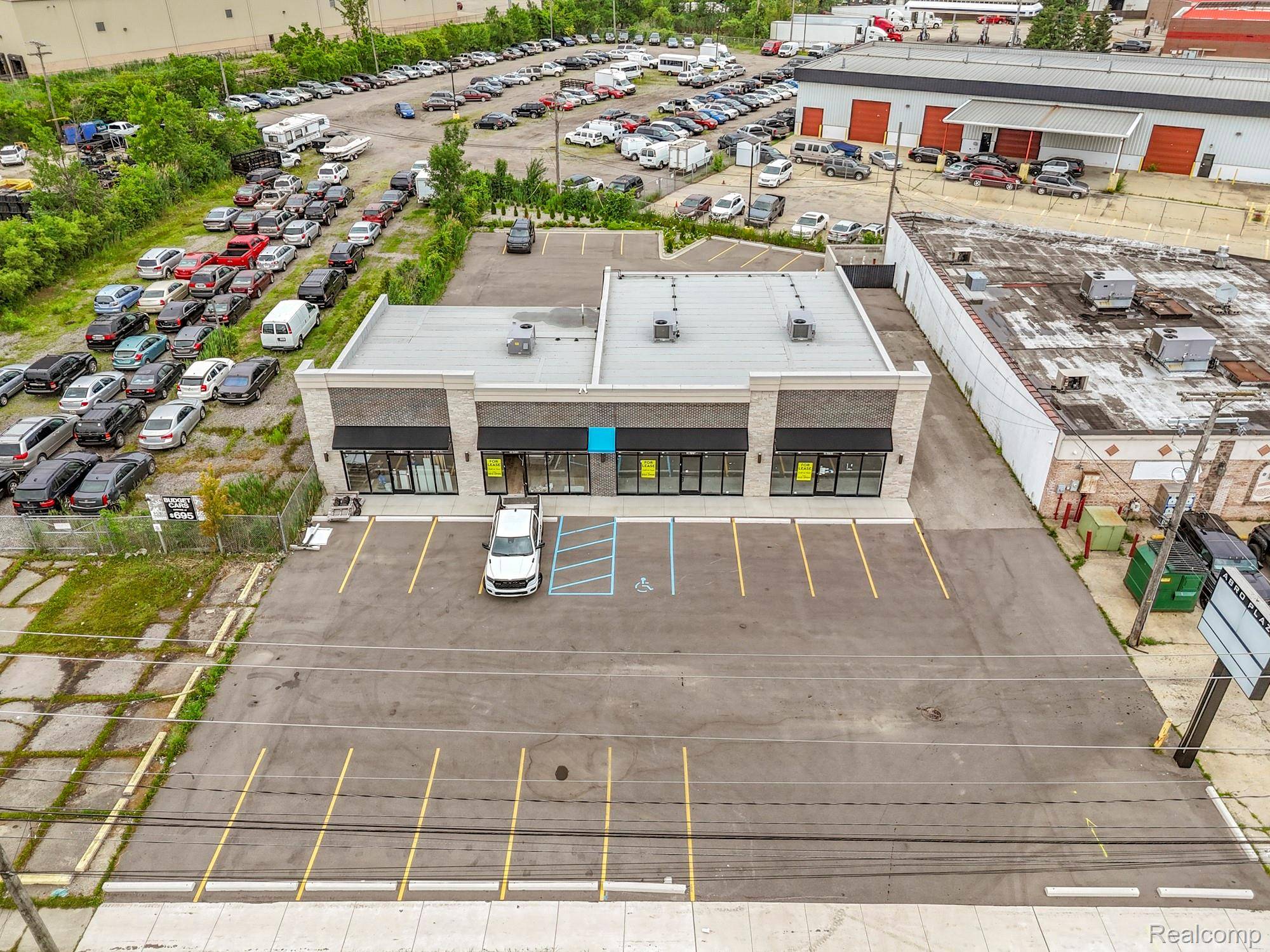 Sterling Heights, MI 48026,16773 E 13 Mile RD