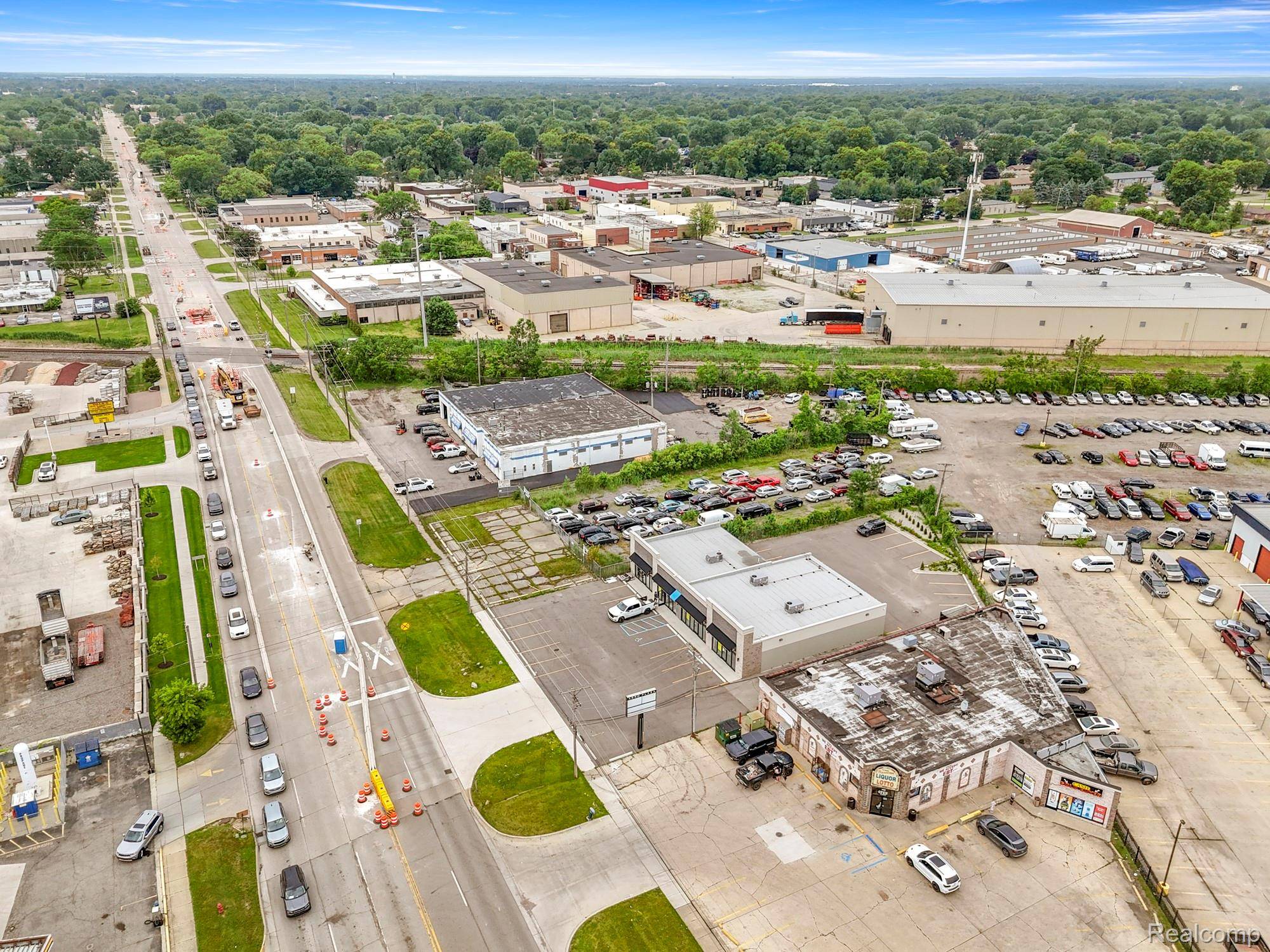 Sterling Heights, MI 48026,16773 E 13 Mile RD