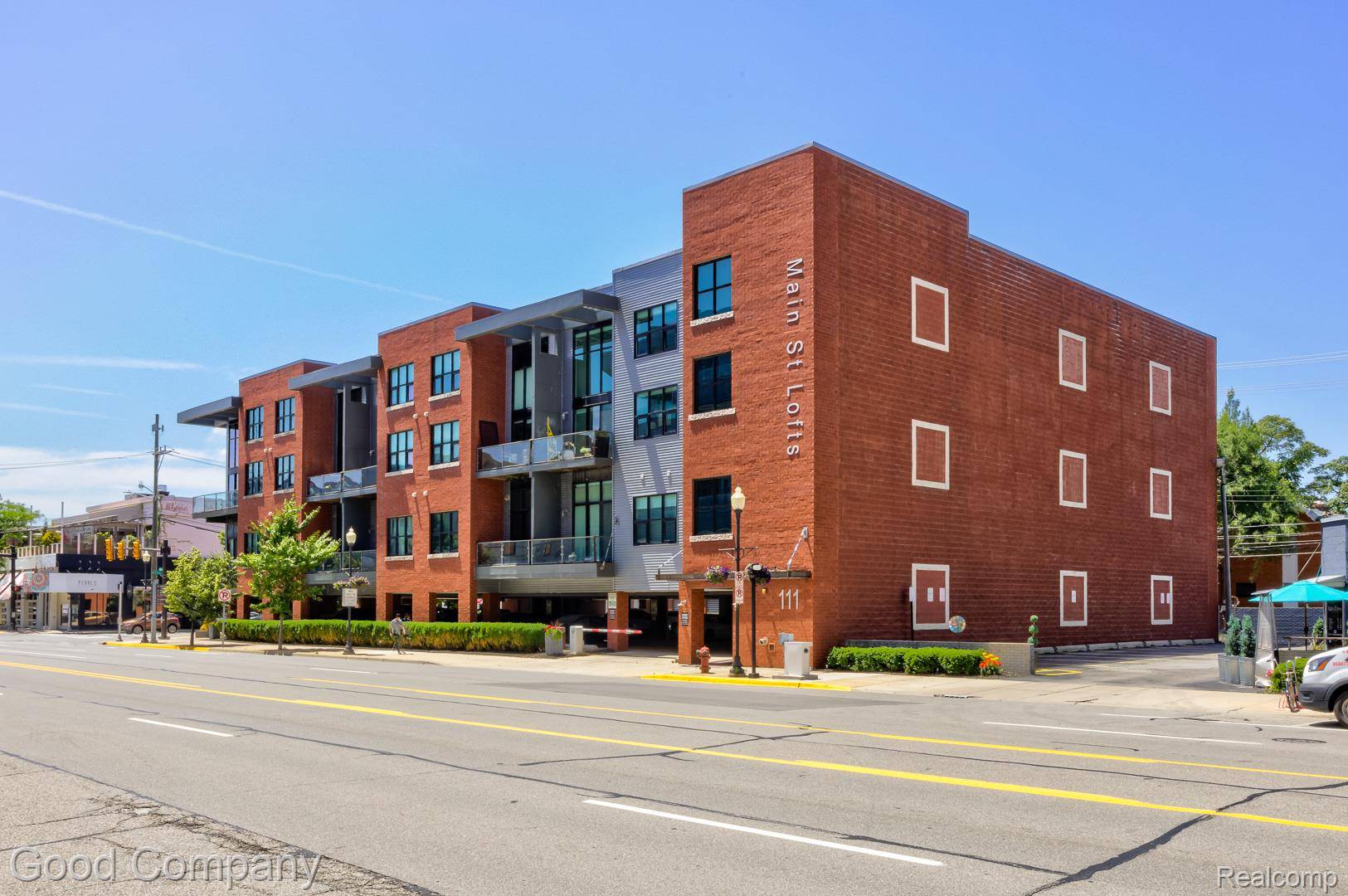 Royal Oak, MI 48067,111 N Main ST #301