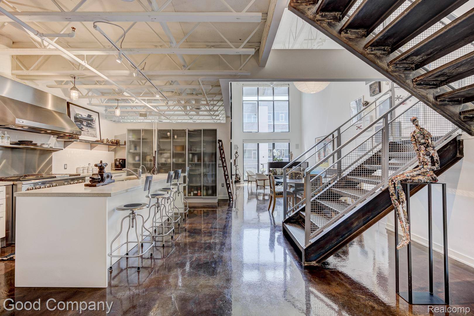 Royal Oak, MI 48067,111 N Main ST #301