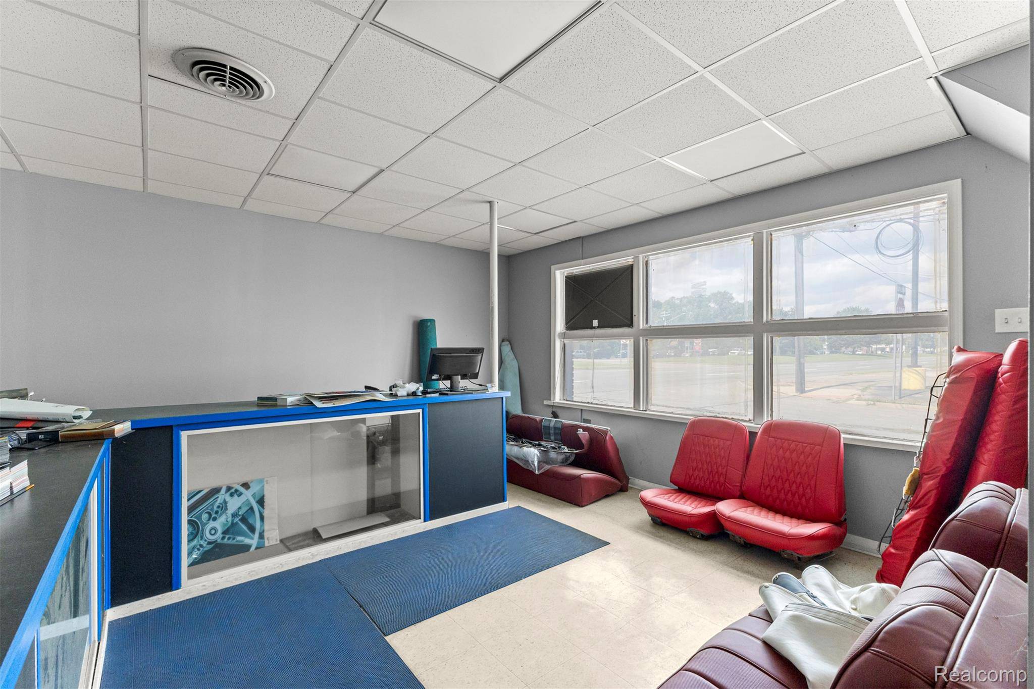 Redford, MI 48239,15400 Telegraph RD