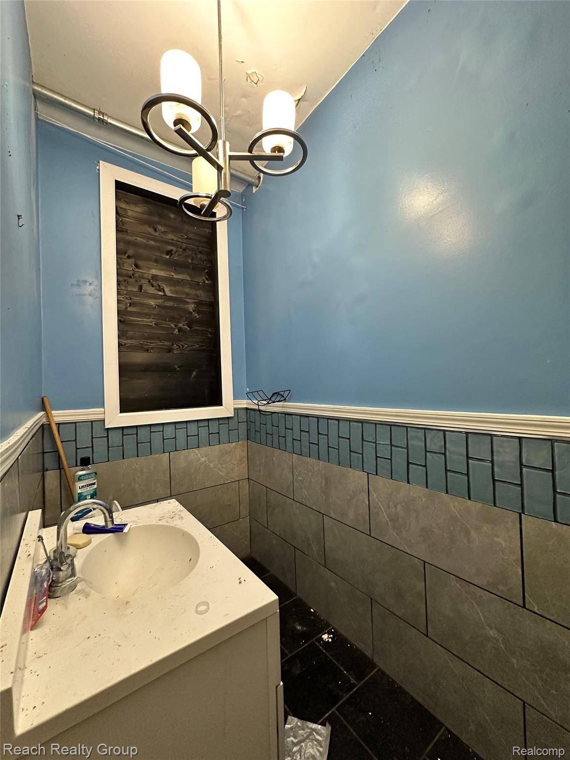 Detroit, MI 48224,9161 Whittier ST