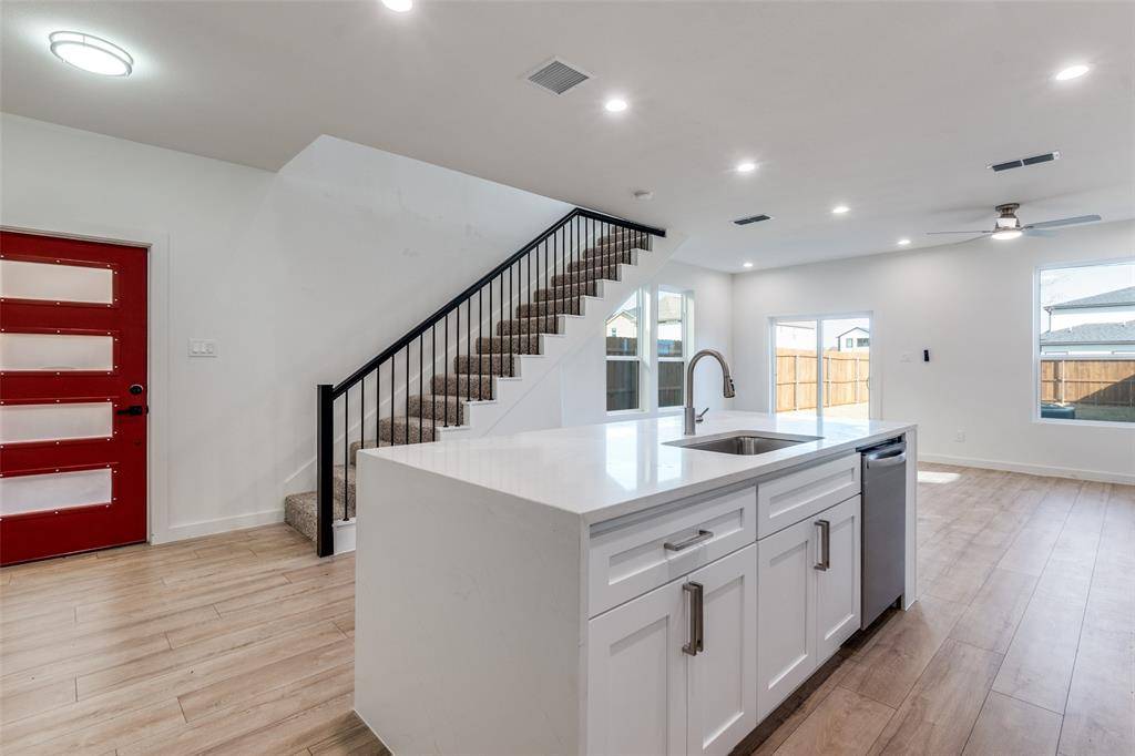 Dallas, TX 75215,2416 Merlin Street