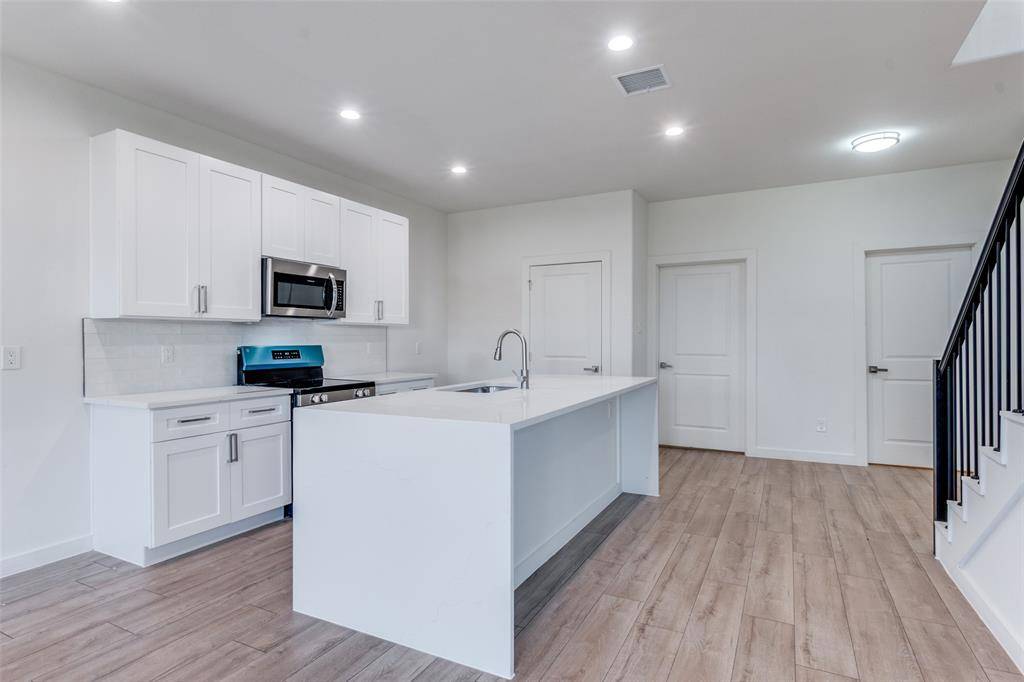 Dallas, TX 75215,2416 Merlin Street