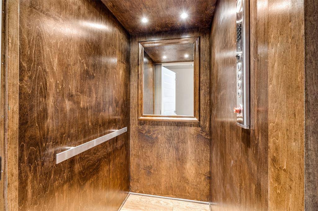 Dallas, TX 75231,8218 Laflin Lane