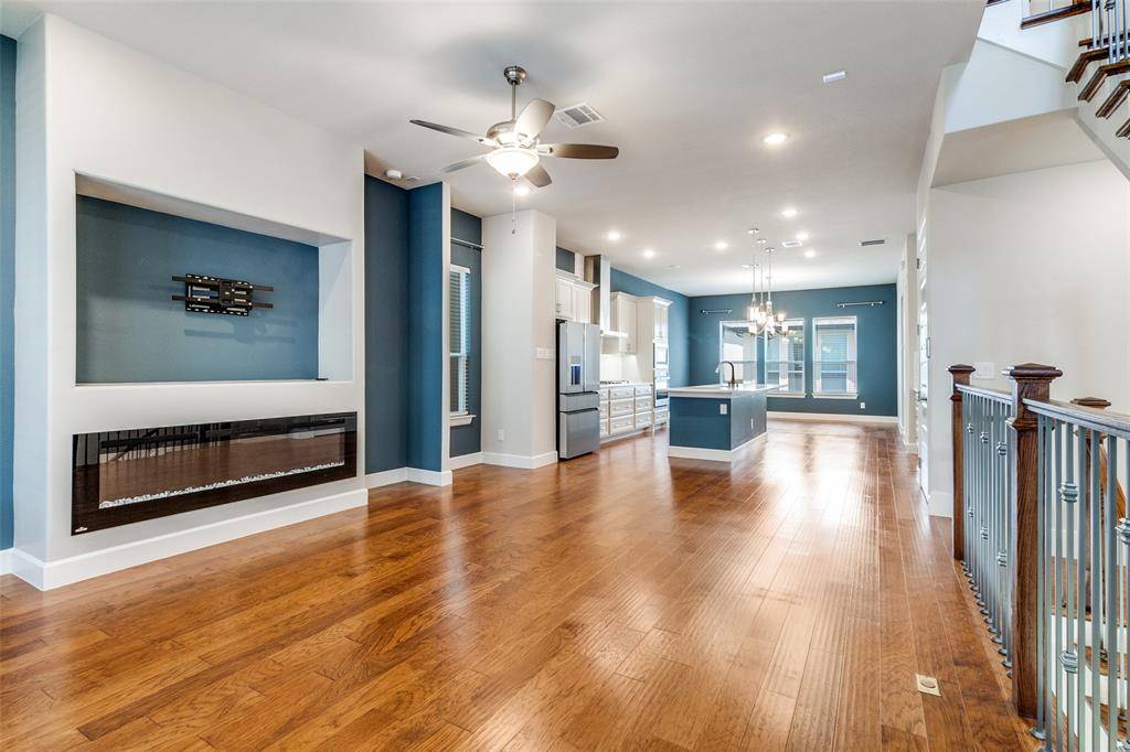 Dallas, TX 75231,8218 Laflin Lane