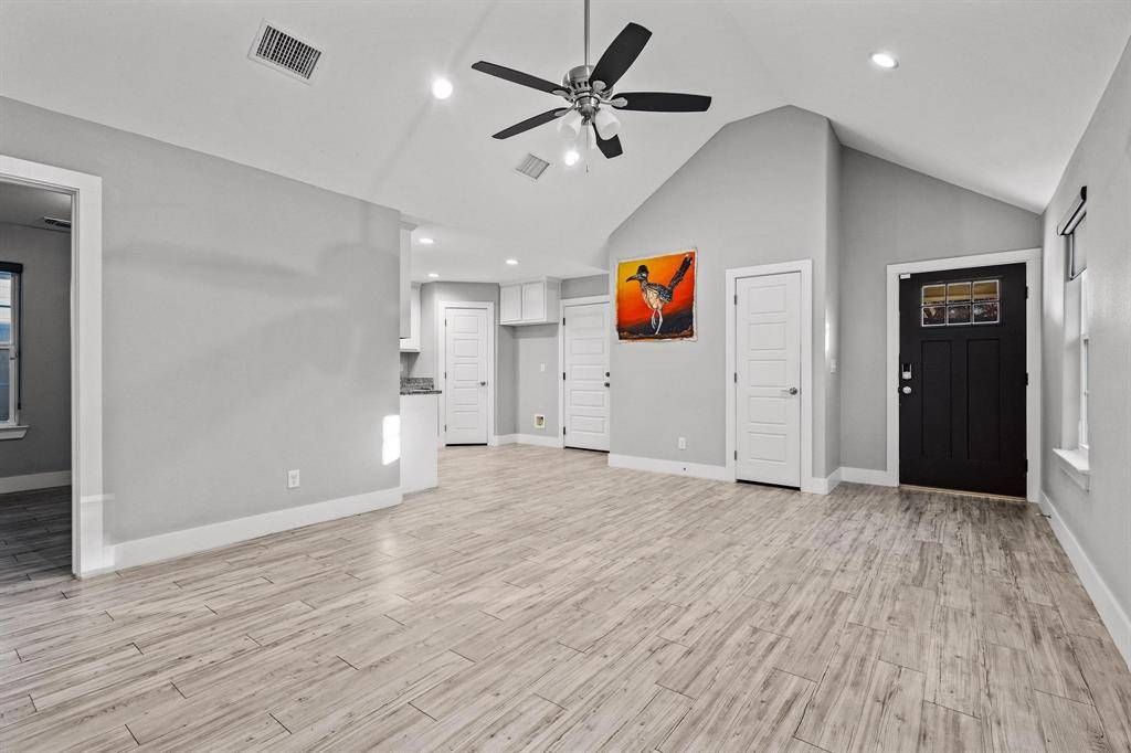 Denison, TX 75020,1319 W Gandy Street