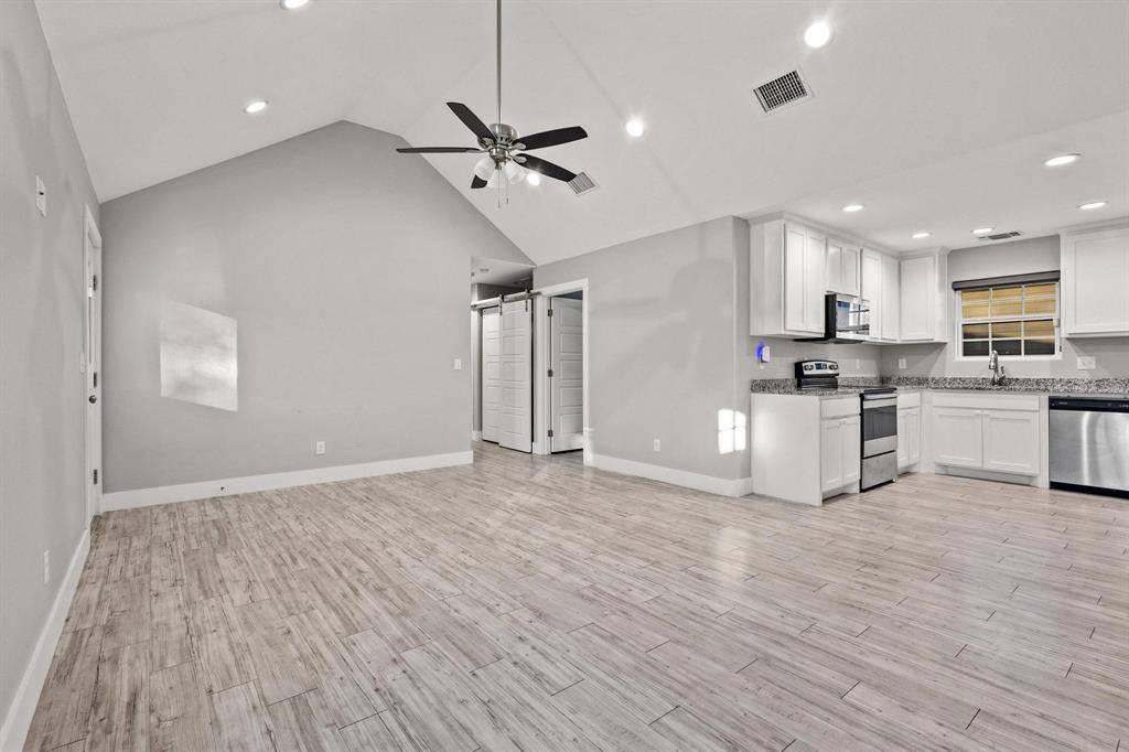 Denison, TX 75020,1319 W Gandy Street