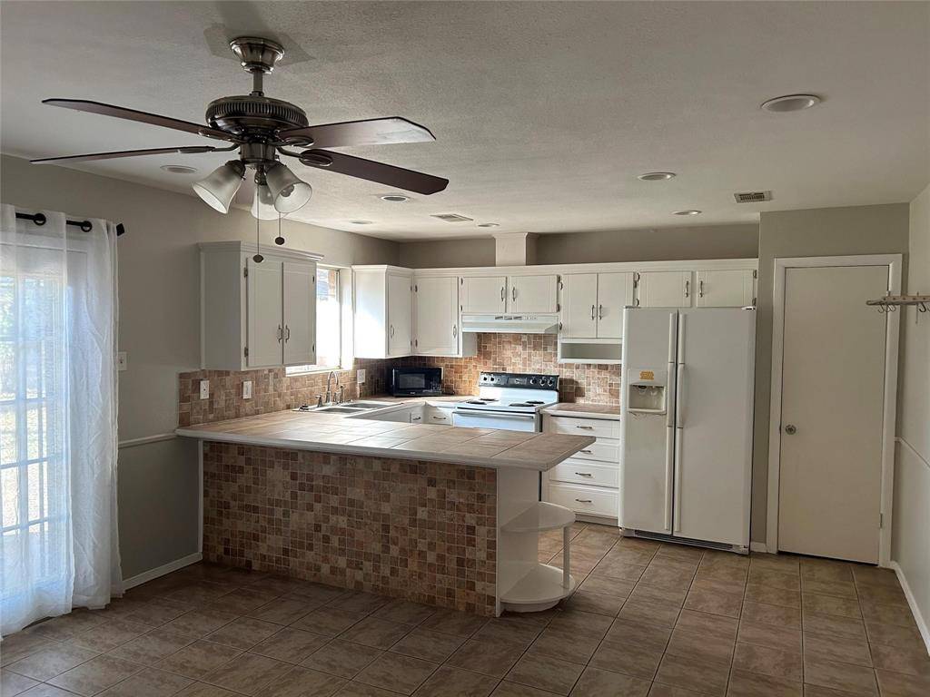 Dallas, TX 75228,7830 Claremont Drive