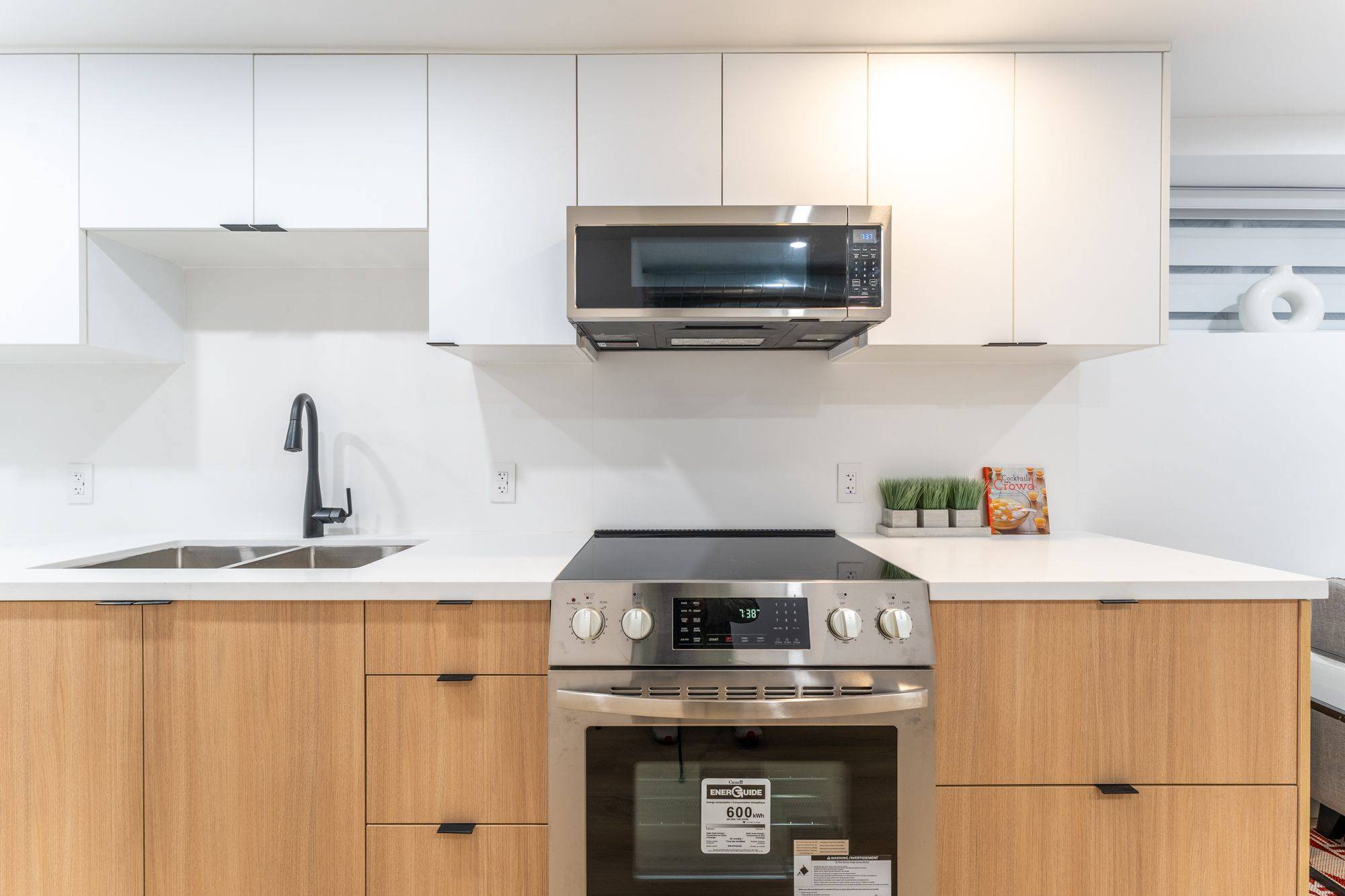 Toronto C01, ON M6J 1B1,700 Adelaide ST W #Bsmnt