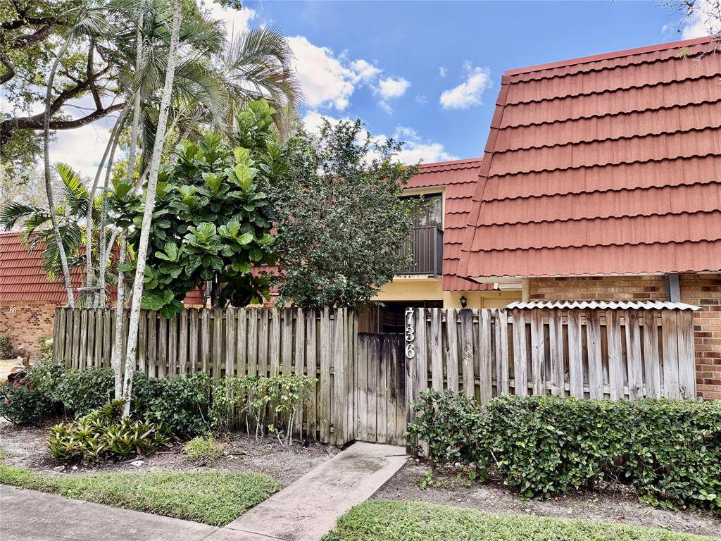 Plantation, FL 33324,736 NW 98th Cir