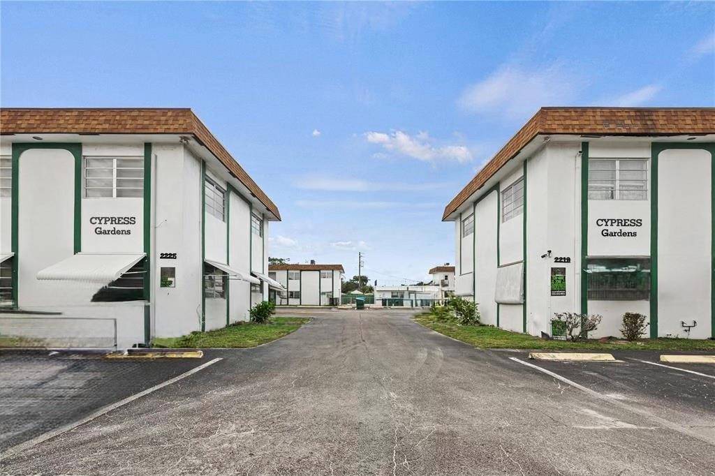 Hollywood, FL 33020,2225 Polk St #11A