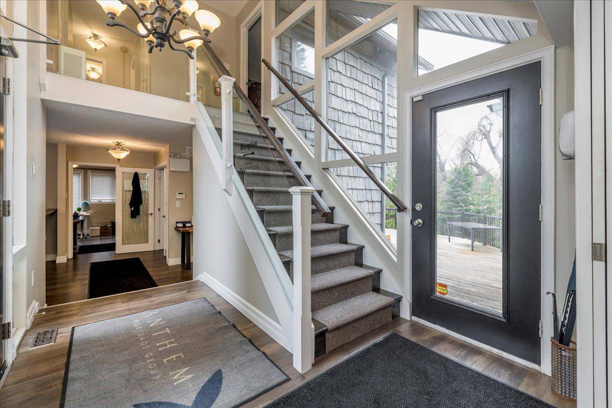 Barrie, ON L4N 9G4,381-387 Mapleview DR W