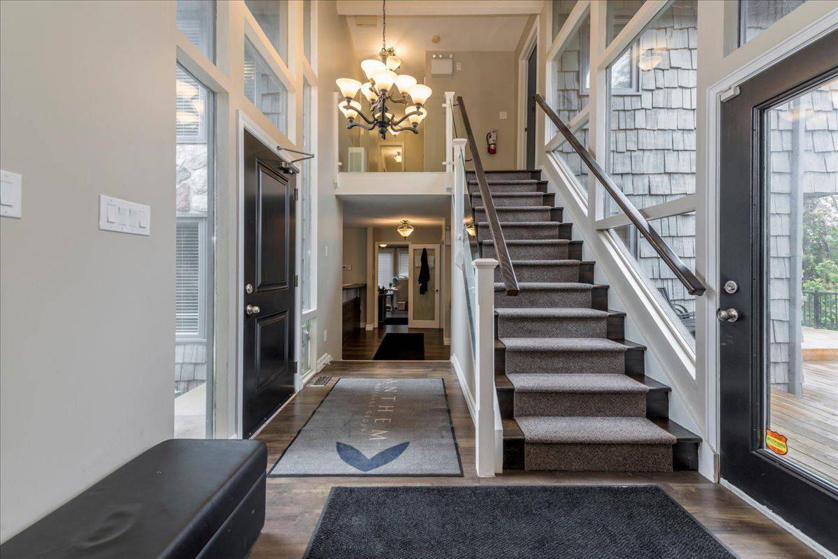 Barrie, ON L4N 9G4,381-387 Mapleview DR W