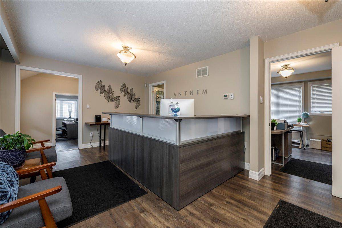 Barrie, ON L4N 9G4,381-387 Mapleview DR W