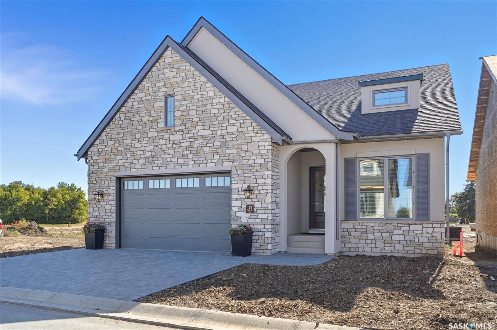 Saskatoon, SK S7T 1B1,350 Cartwright STREET #32