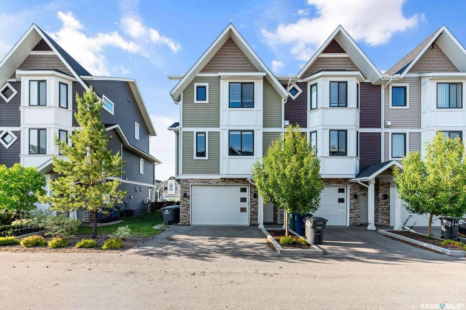 Saskatoon, SK S7M 5M4,3220 11th STREET W #222