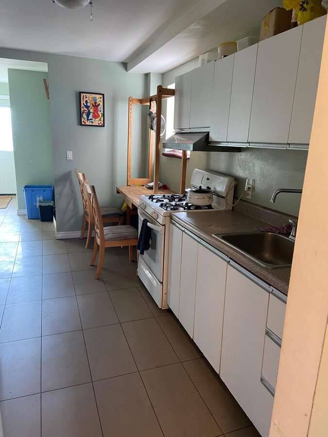 Toronto W03, ON M6E 3Y4,10 Fairbank AVE