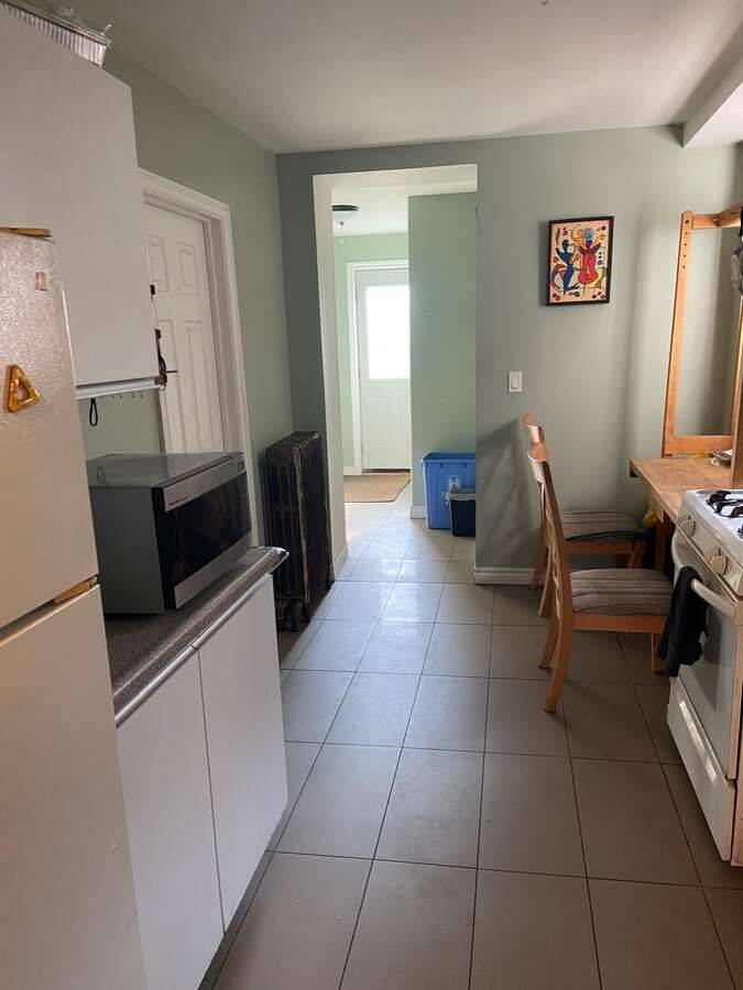 Toronto W03, ON M6E 3Y4,10 Fairbank AVE