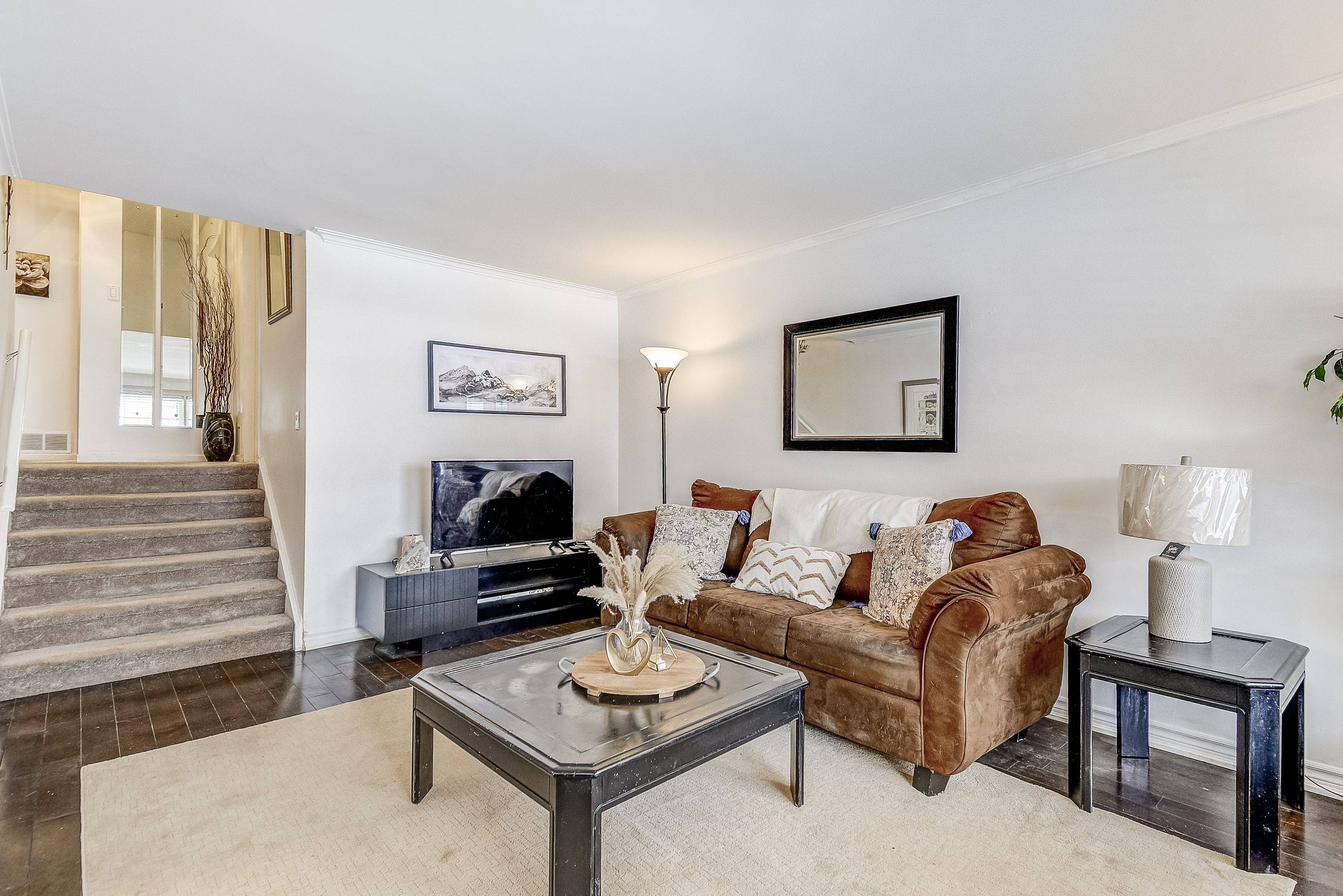 Burlington, ON L7P 1T8,2145 Sandringham DR