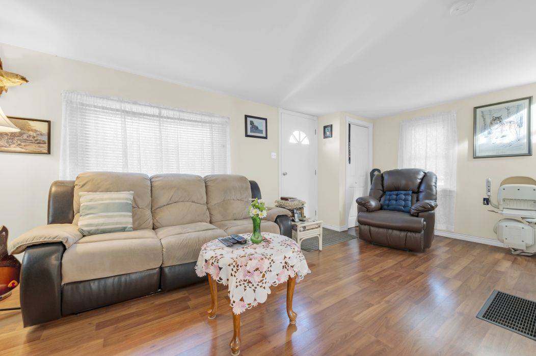 Addington Highlands, ON K0H 1P0,36 Jones ST