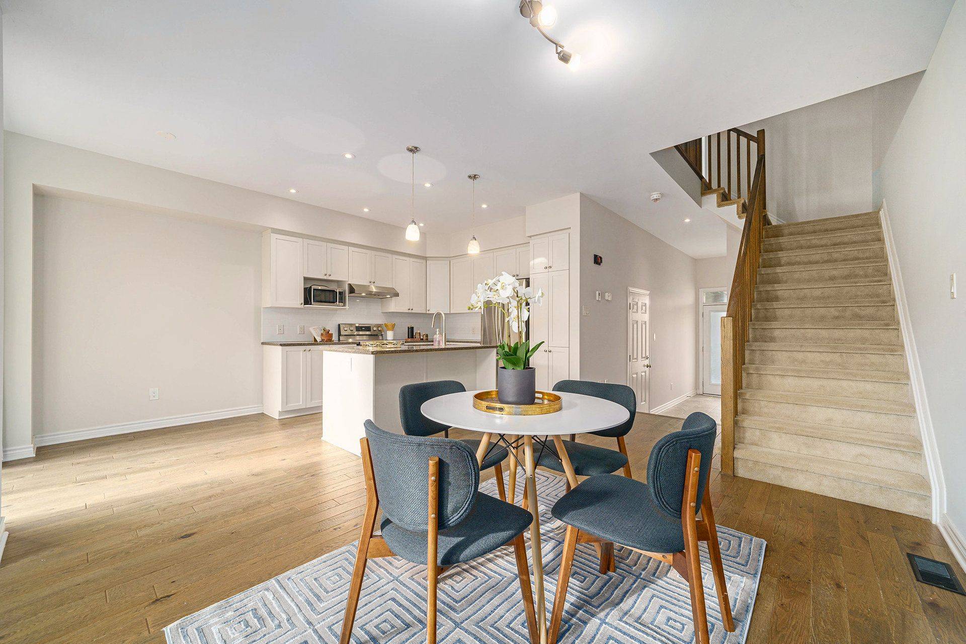 Orleans - Convent Glen And Area, ON K1W 0J6,336 Rainrock CRES