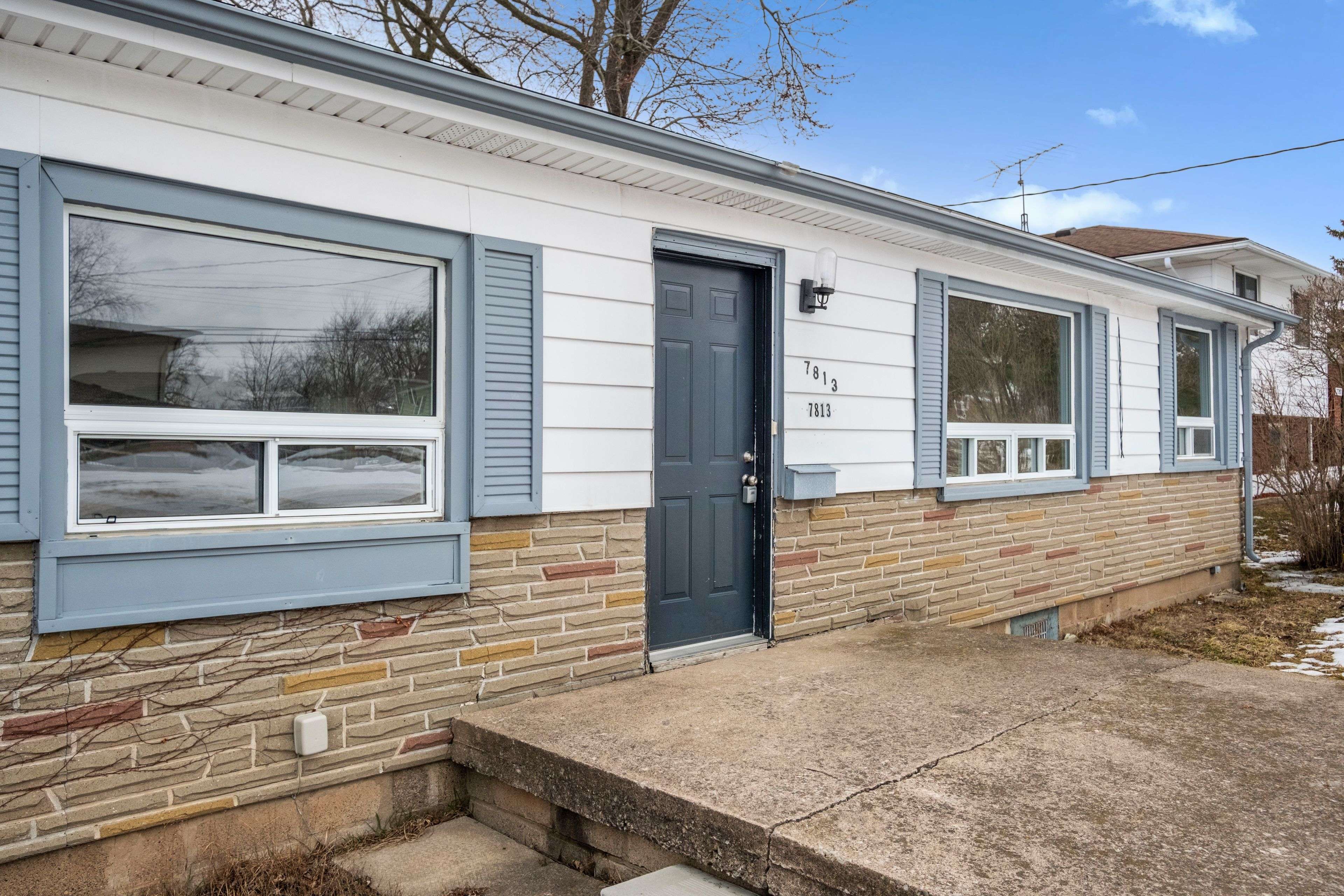 Niagara Falls, ON L2H 1B6,7813 Mulhern ST