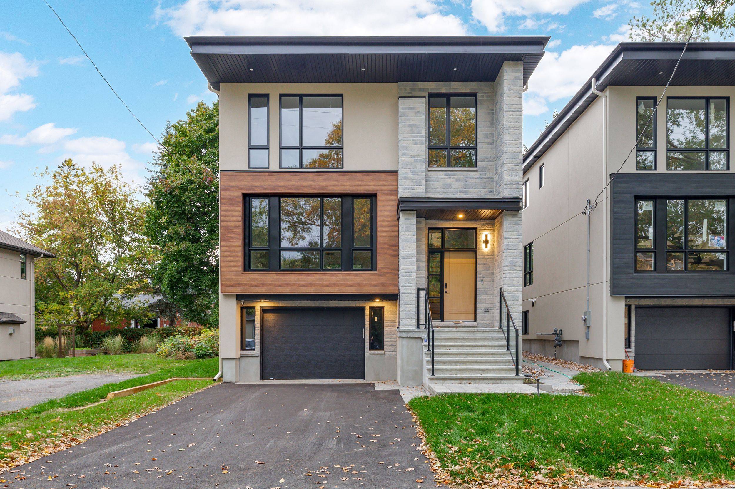 Woodroffe, ON K2B 5J9,481 Wentworth AVE