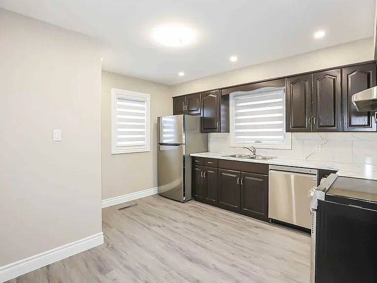 St. Catharines, ON L2S 2S2,8 Frederick ST ##Main