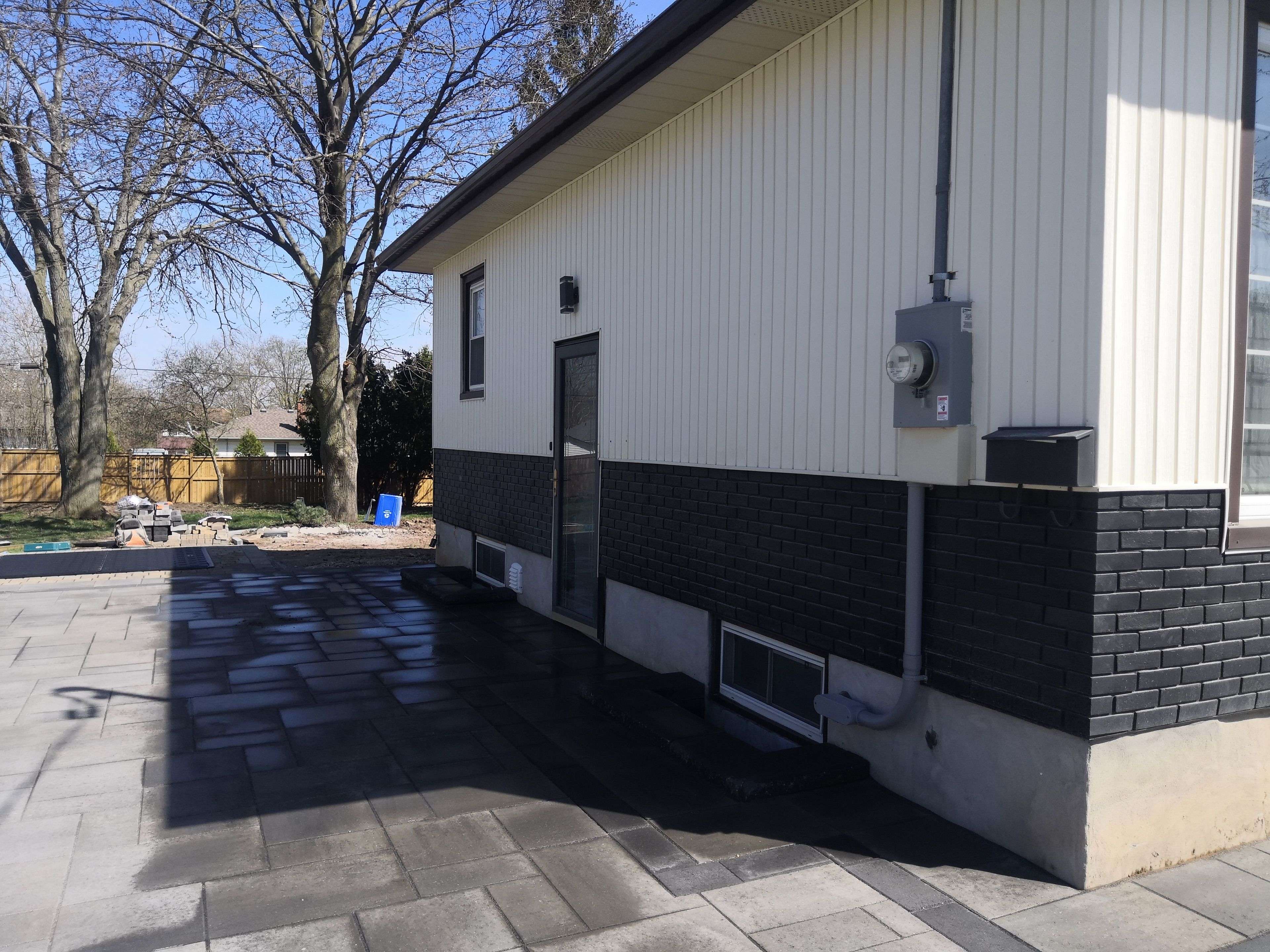 St. Catharines, ON L2S 2S2,8 Frederick ST ##Main