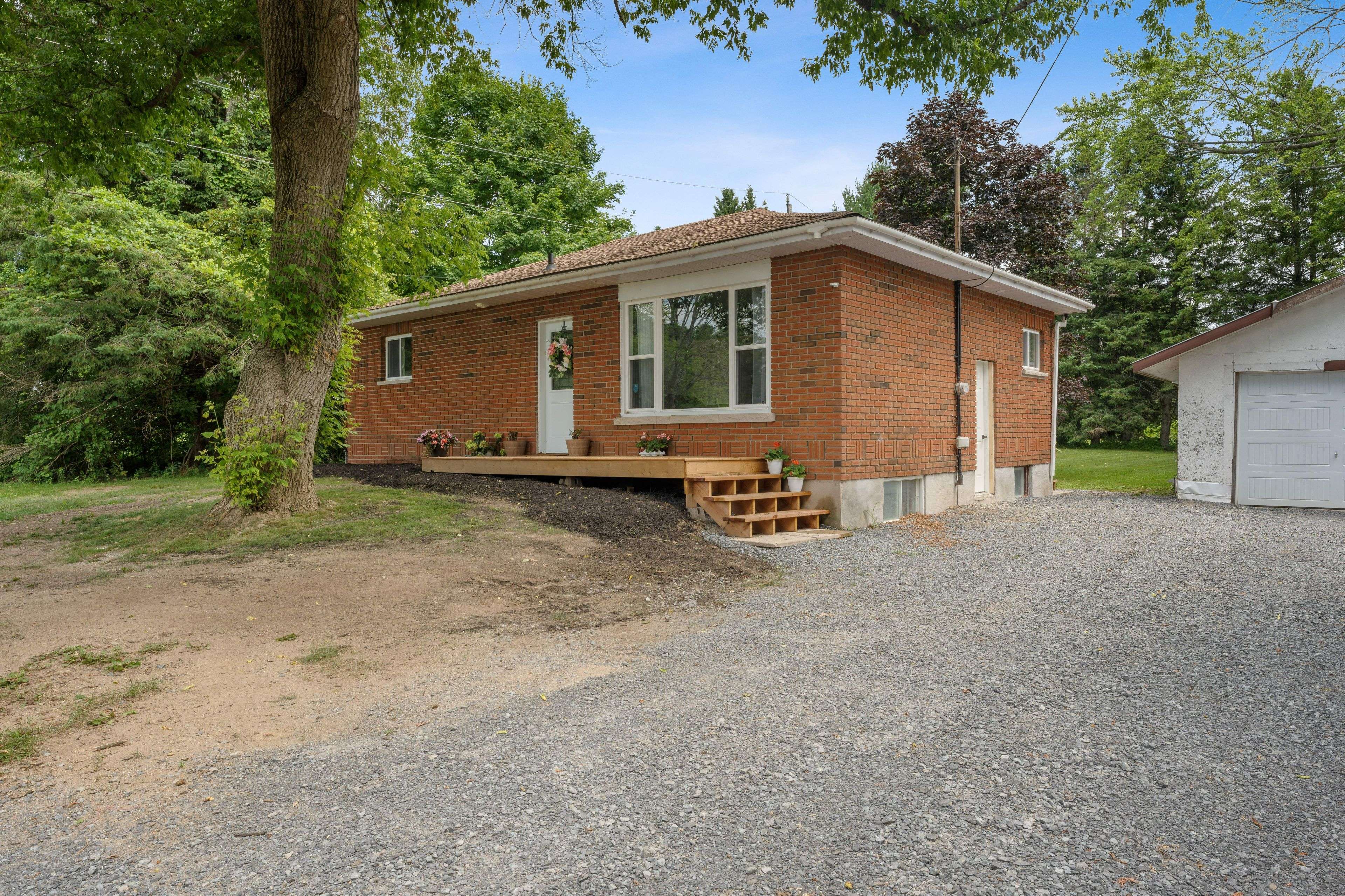 South Frontenac, ON K0H 2L0,5212 Wilmer RD