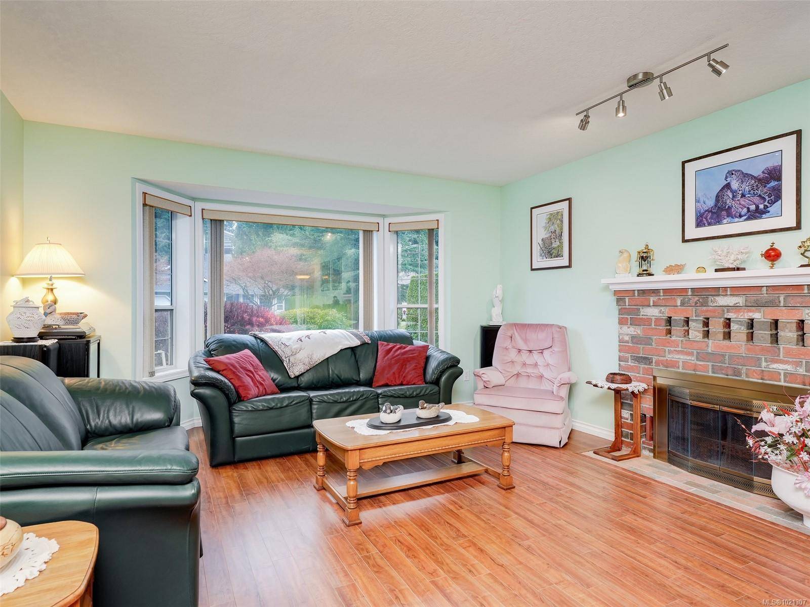 North Saanich, BC V8L 5C8,8618 Kingcome Cres