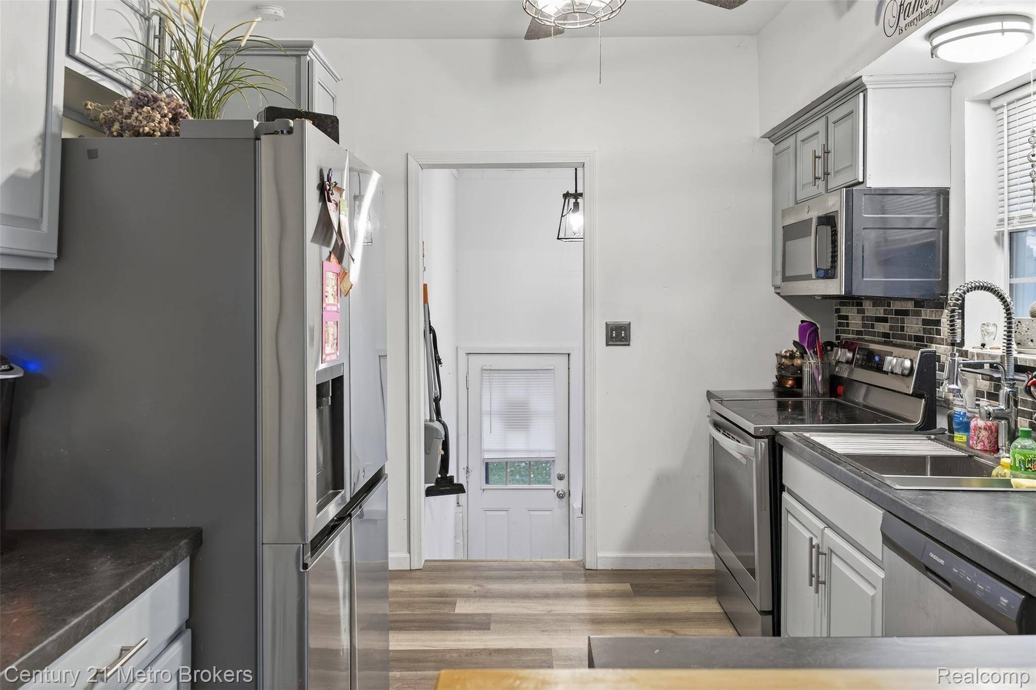 Marine City, MI 48039,226 Bell ST