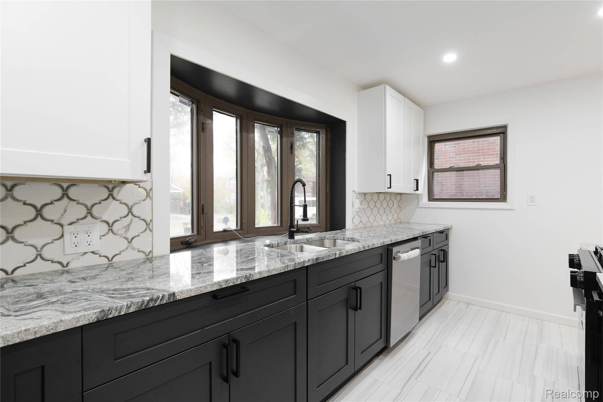 Detroit, MI 48221,16629 Baylis ST