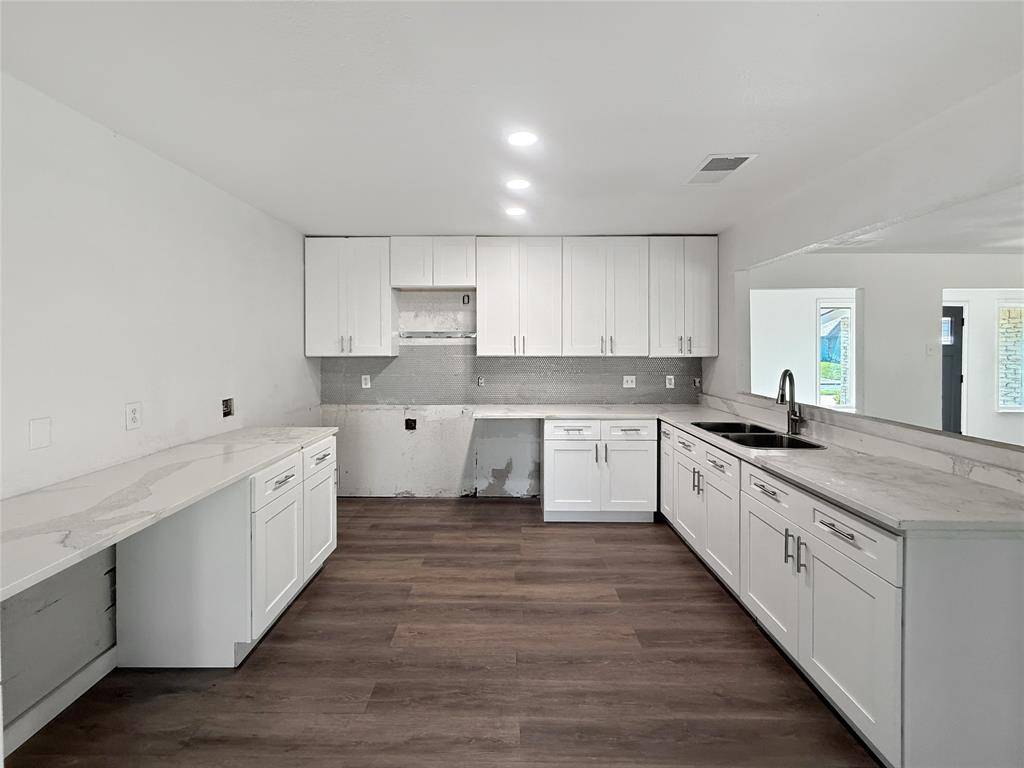 Dallas, TX 75233,3549 Rio Grande Circle