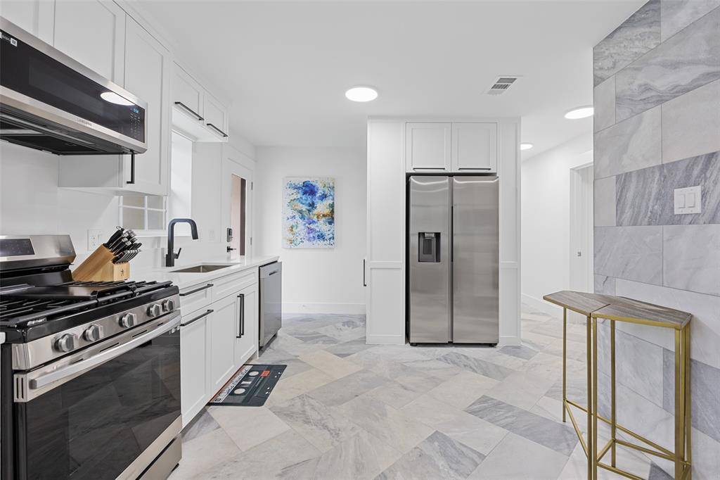 Dallas, TX 75229,4419 Sexton Lane