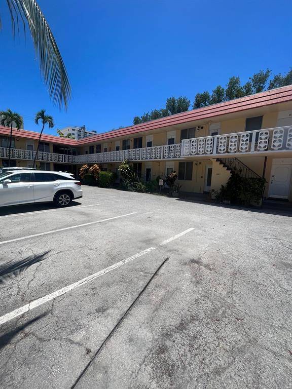 Miami Beach, FL 33139,441 Collins Ave #6