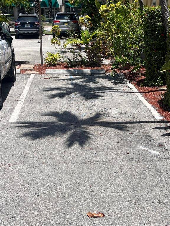 Miami Beach, FL 33139,441 Collins Ave #6