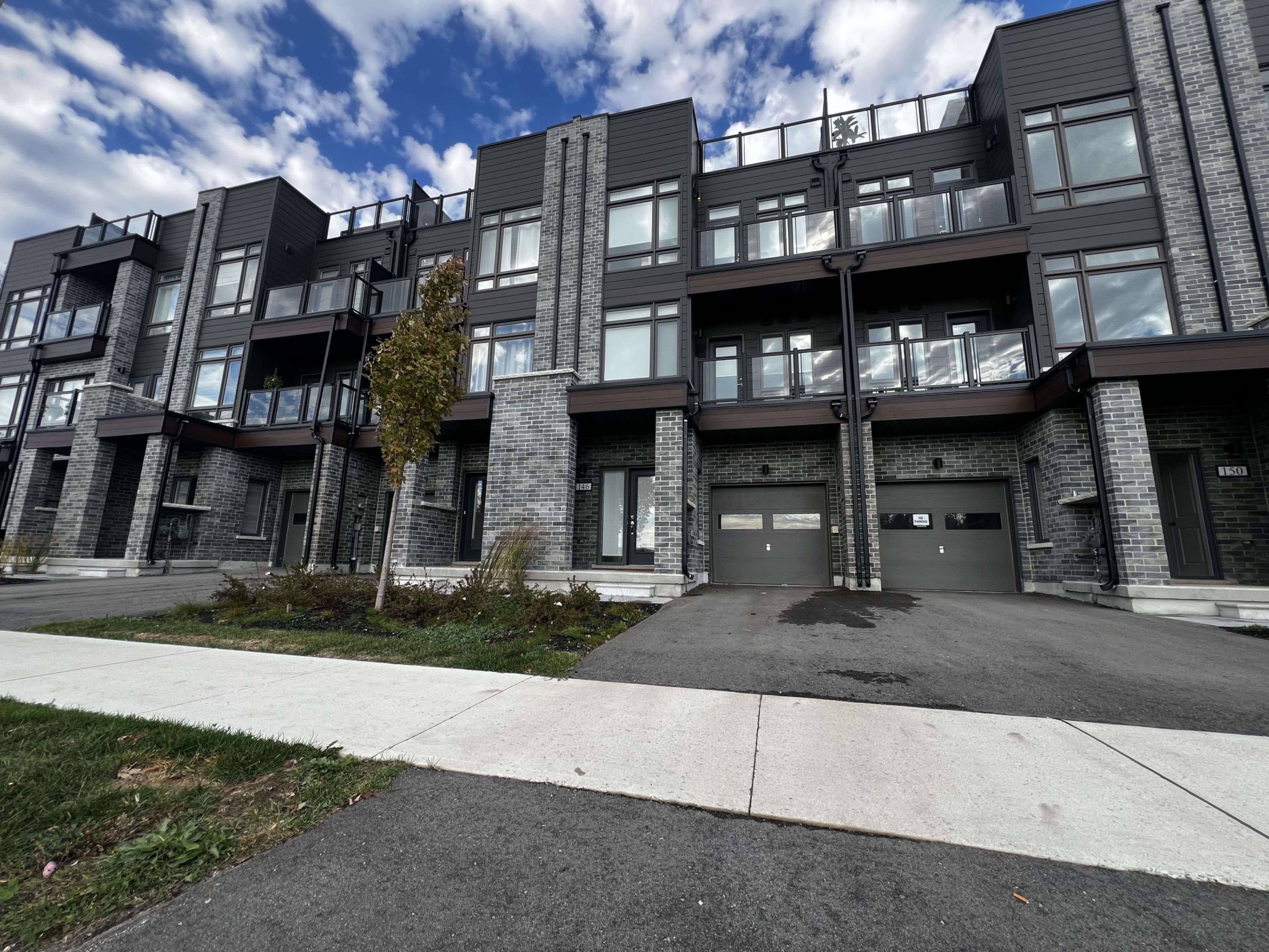 Orillia, ON L3V 1S7,146 Elgin ST