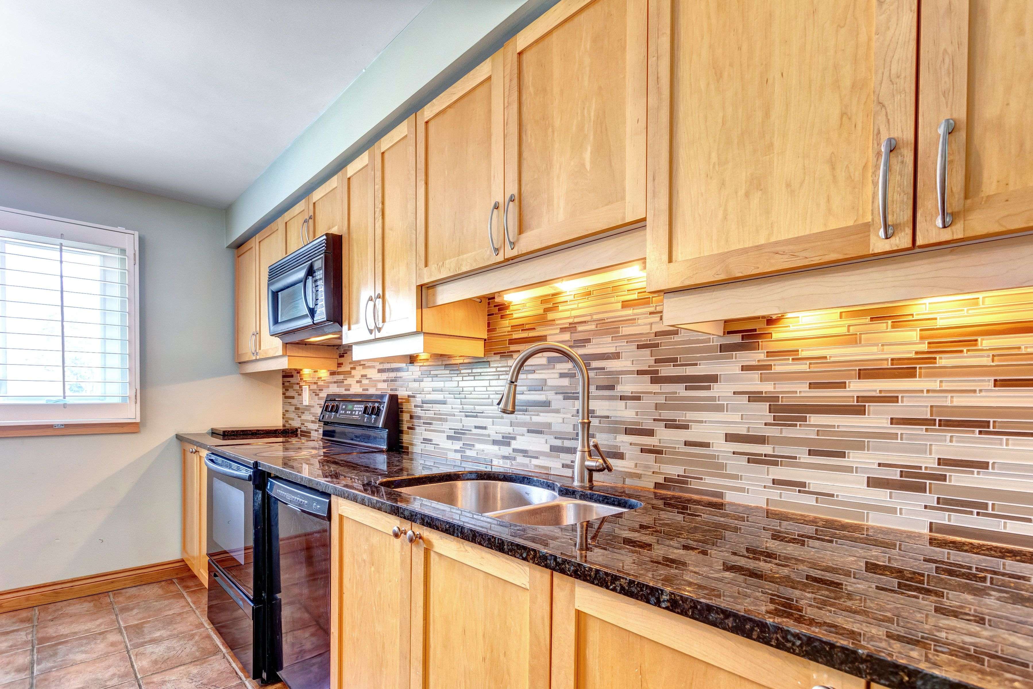 Toronto W09, ON M9P 3S1,43 Peach Tree PATH