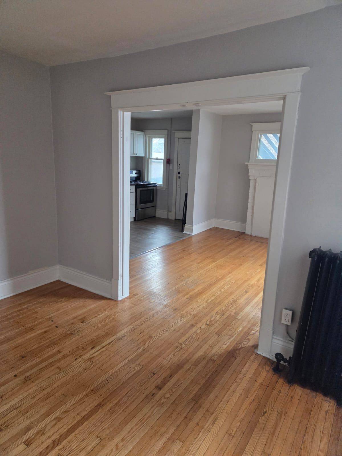 Hamilton, ON L8M 1N3,985 Main ST E #5